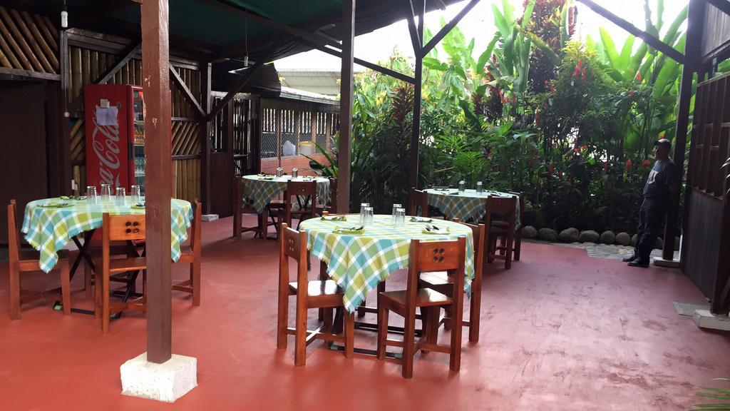 Hostal El Paisano Misahualli ภายนอก รูปภาพ